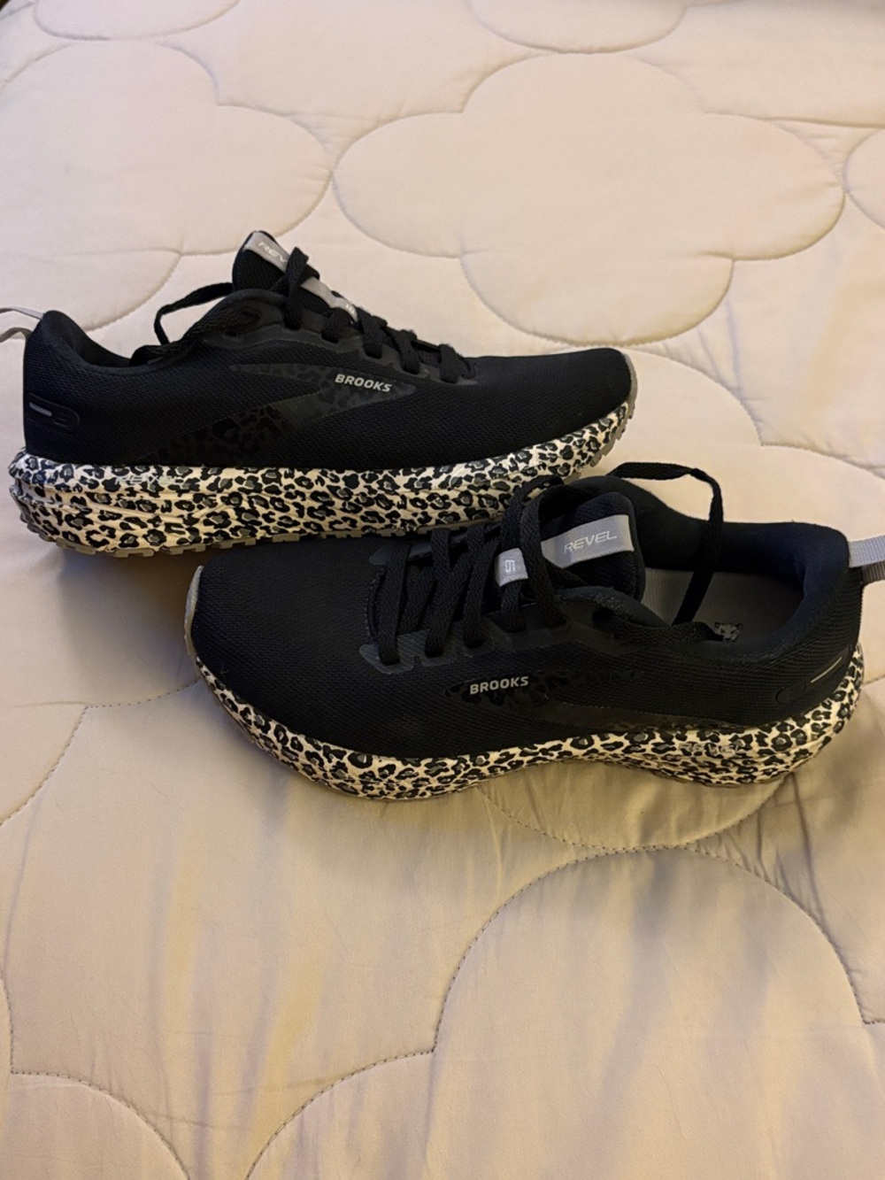 Brooks Black Sneakers with Leopard-Print Midsole - Picture 3 of 5